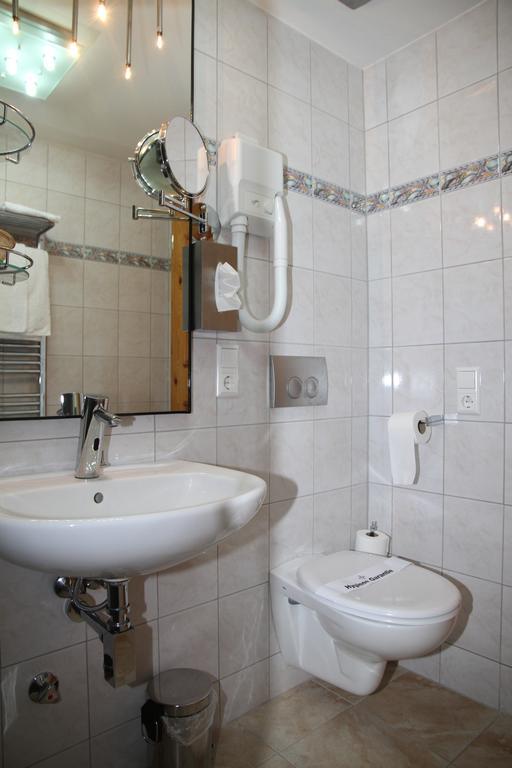 Wellnesshotel & Restaurant Hexenschopf Loeffingen Room photo
